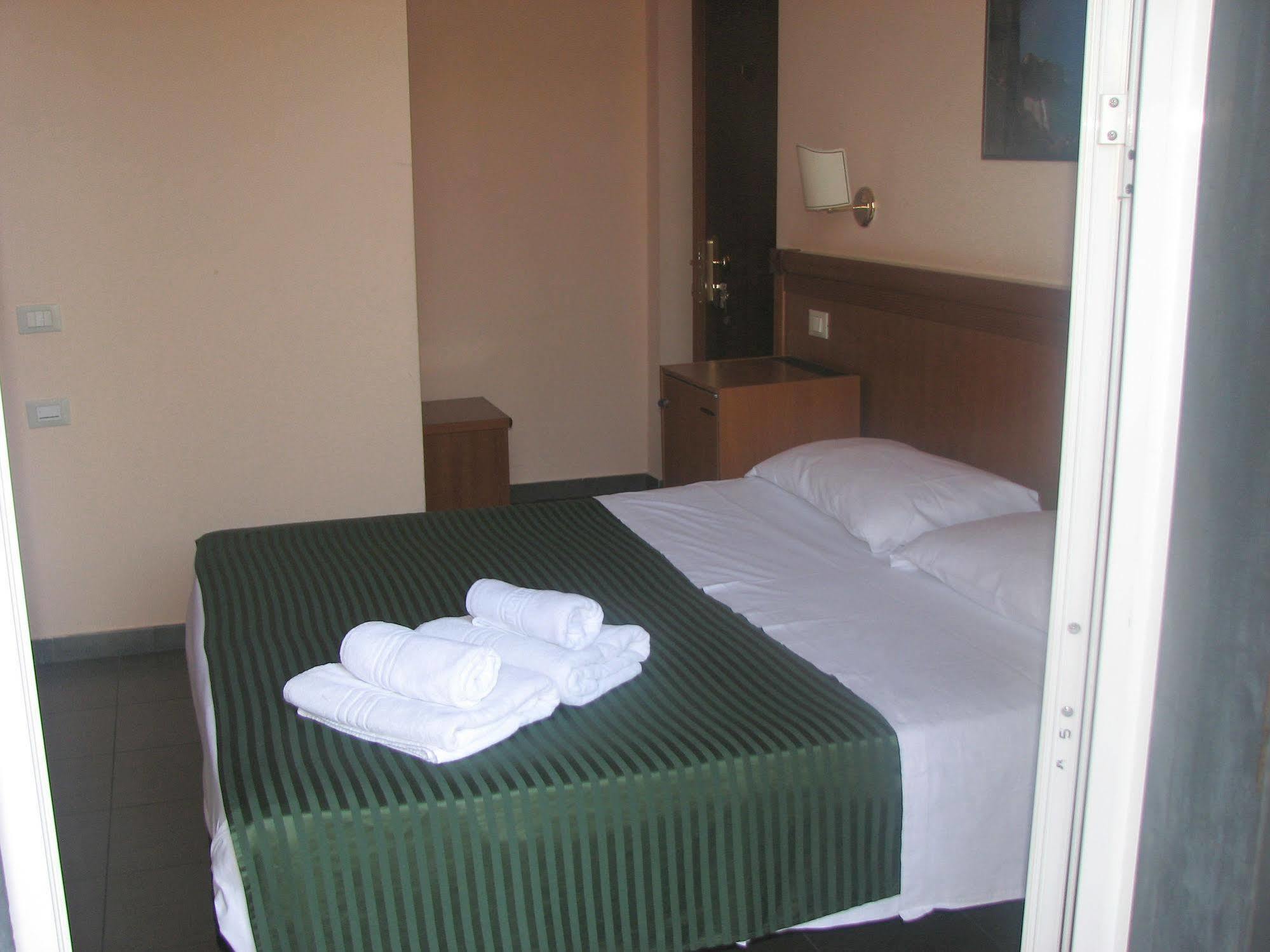 Pensión Palma Residences In 2*